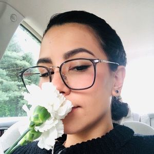 Meet your Posher, Paula